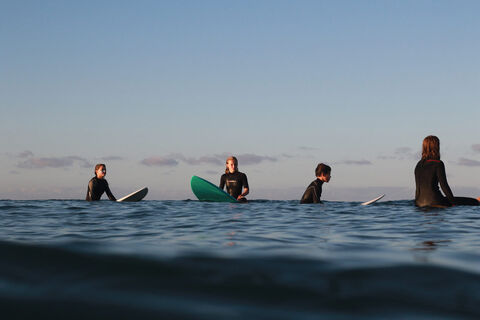Surfen lernen im Familien Surfcamp in Spanien